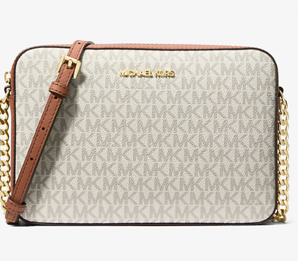 Bolso bandolera grande Michael Kors modelo Jet Set con estampado completo de logotipos.