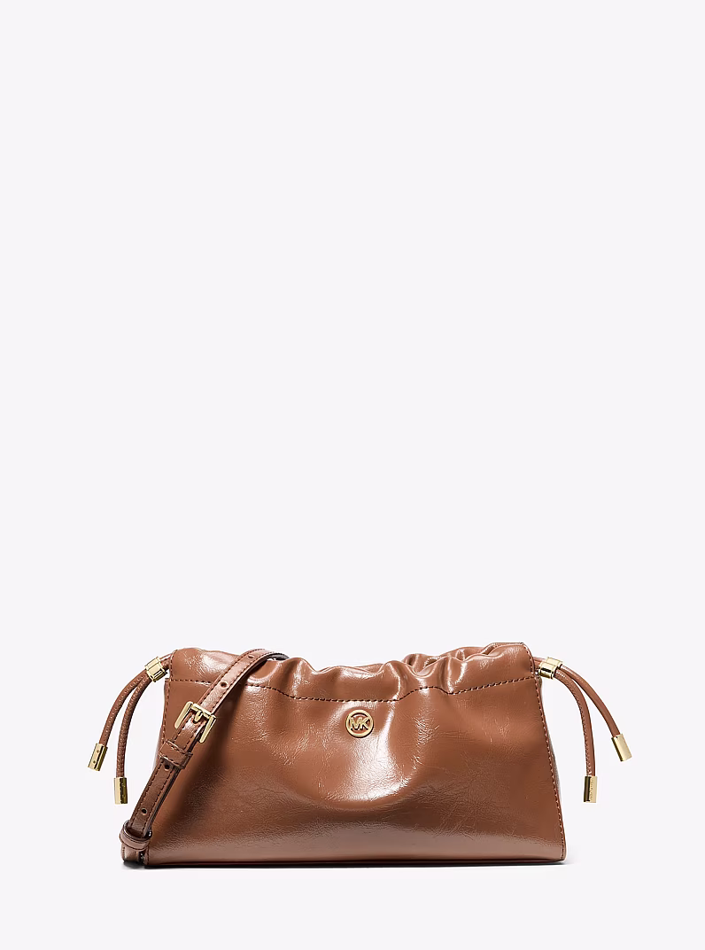 cartera-cinch-body-michael-kors-cafe-1 Bolso crossbody modelo Matilda de Michael Kors en clásico color marrón Luggage.