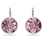 Aros pequeños con cristal central rosado y detalles de cristales Swarovski Bella Rosa.